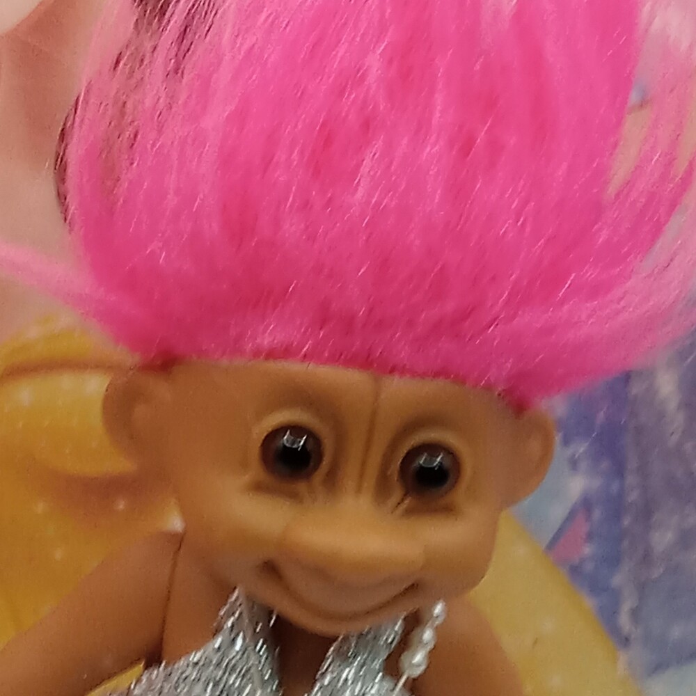RUSS Tracey Doll Pink Hair Brown Eyes 7 in Poseable 1990s Silver Dress Troll - Picture 3 of 11